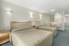 Capital Lodge Motor Inn