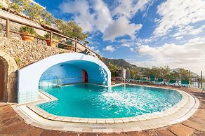 Punta Chiarito Resort