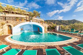 Punta Chiarito Resort