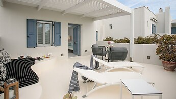 Iria Beach art hotel