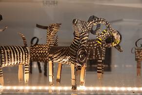 Iria Beach art hotel