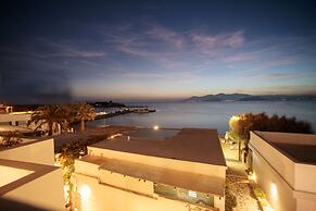 Iria Beach art hotel