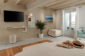 Iria Beach art hotel