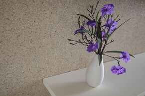 Iria Beach art hotel