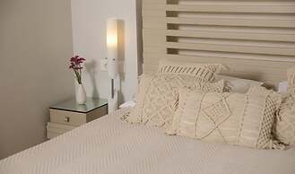 Iria Beach art hotel