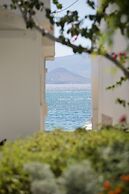 Iria Beach art hotel