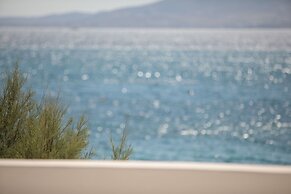 Iria Beach art hotel