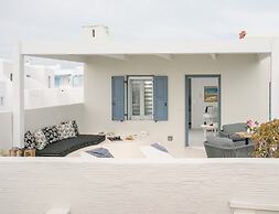 Iria Beach art hotel