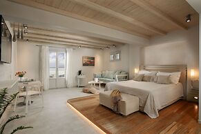 Iria Beach art hotel