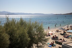 Iria Beach art hotel