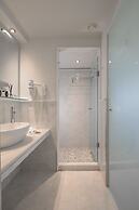 Iria Beach art hotel