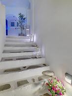 Iria Beach art hotel