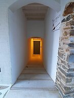 Iria Beach art hotel