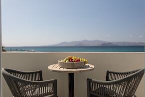 Iria Beach art hotel