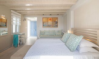 Iria Beach art hotel