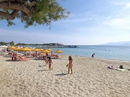 Iria Beach art hotel