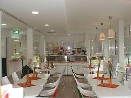 Hotel Aviva