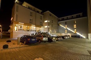Hotel Aviva