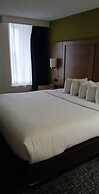 Comfort Suites Beachfront
