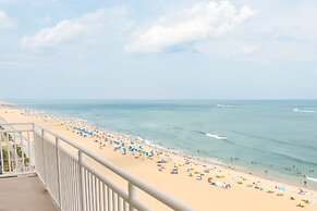 Comfort Suites Beachfront