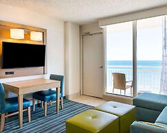 Comfort Suites Beachfront