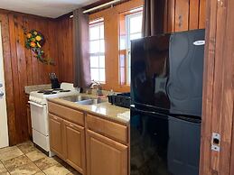 Seahorse Inn and Cottages