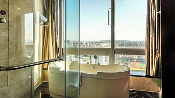 Crowne Plaza Yantai Seaview by IHG