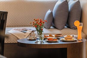 Whispering Palms Beach Resort