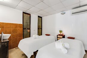 Whispering Palms Beach Resort