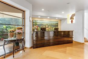 Whispering Palms Beach Resort