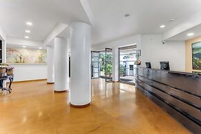 Whispering Palms Beach Resort