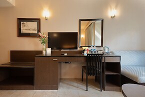 Whispering Palms Beach Resort