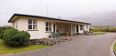 Glacier View Motel