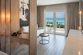 Vangelis Hotel & Suites