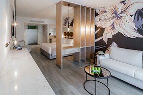 Vangelis Hotel & Suites