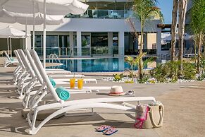 Vangelis Hotel & Suites