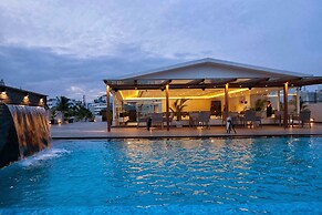 The Grand Magrath Hotel