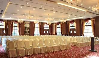 The Grand Magrath Hotel