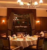 The Grand Magrath Hotel