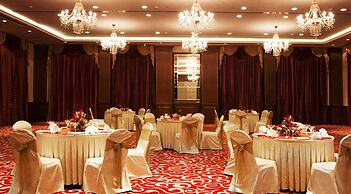 The Grand Magrath Hotel