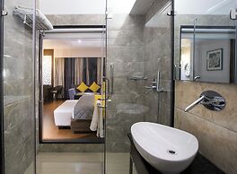 The Grand Magrath Hotel