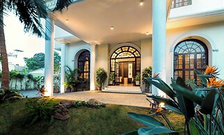 The Grand Magrath Hotel