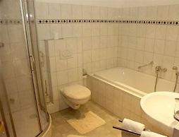 Hotel Weinhaus Grebel