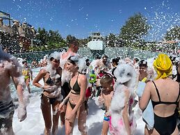 Daima Biz Hotel - Dolusu Aquapark Access