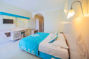 Daima Biz Hotel - Dolusu Aquapark Access