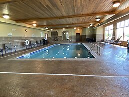Comfort Inn & Suites Mountain Iron and Virginia