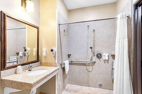 Comfort Inn & Suites Mountain Iron and Virginia
