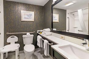 Best Western Plus Landmark Inn