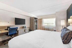 Best Western Plus Landmark Inn