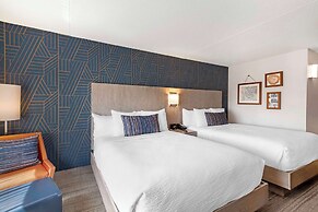 Best Western Plus Landmark Inn